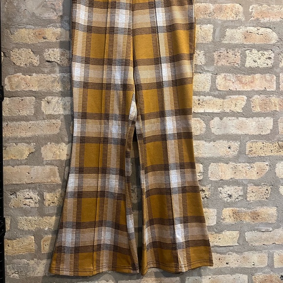 Retro-Chic Plaid Flare Pants - Forever 21 (Size Medium) - Picture 1 of 5